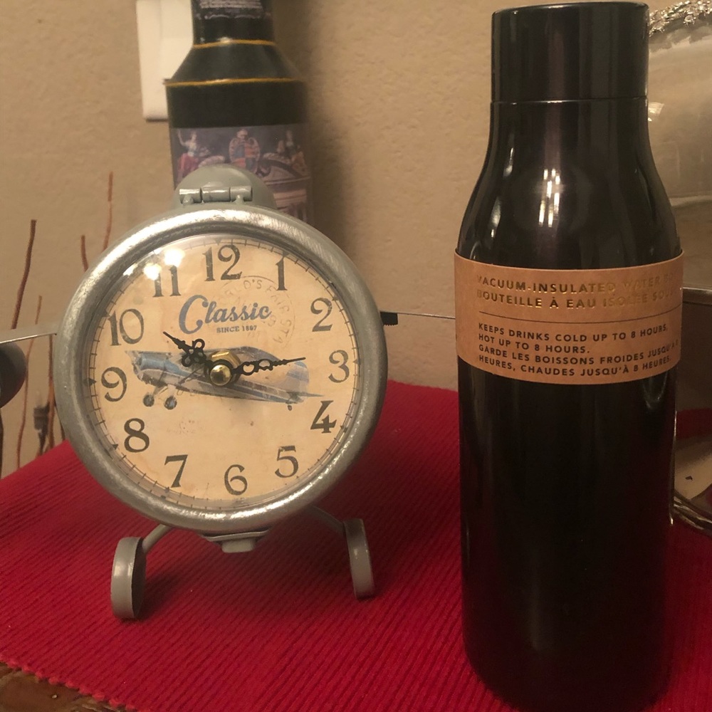 STARBUCKS vacuum insulated drink bottle.